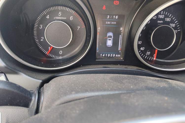 Used Leopaard CS10 2015 2.0T Manual New Generation Trim Odometer Close Up