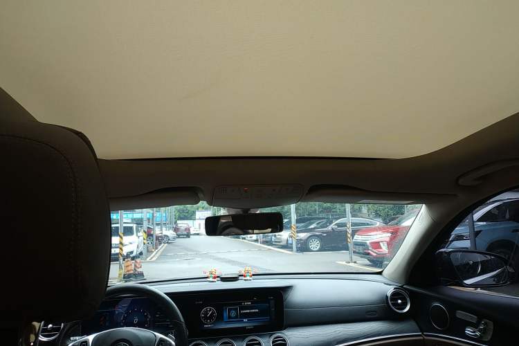 Used Mercedes-Benz E-Class 2018 Restyled E 300 L Sporty and Stylish Edition Headliner