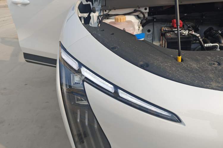 Used FORTHING Xinghai T5 2026 Model 530km Enjoyment Edition Right Front Headlight