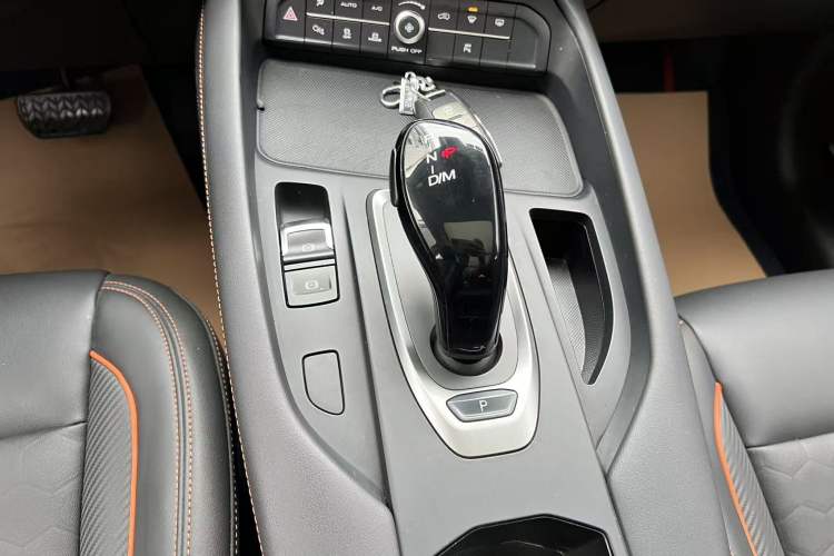 Used Haval F7 2021 1.5T Two-Wheel Drive iXuan Gear Lever