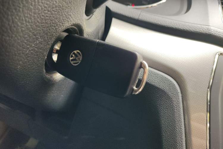 Used Volkswagen Lavida 2015 1.6L Manual Comfort Edition