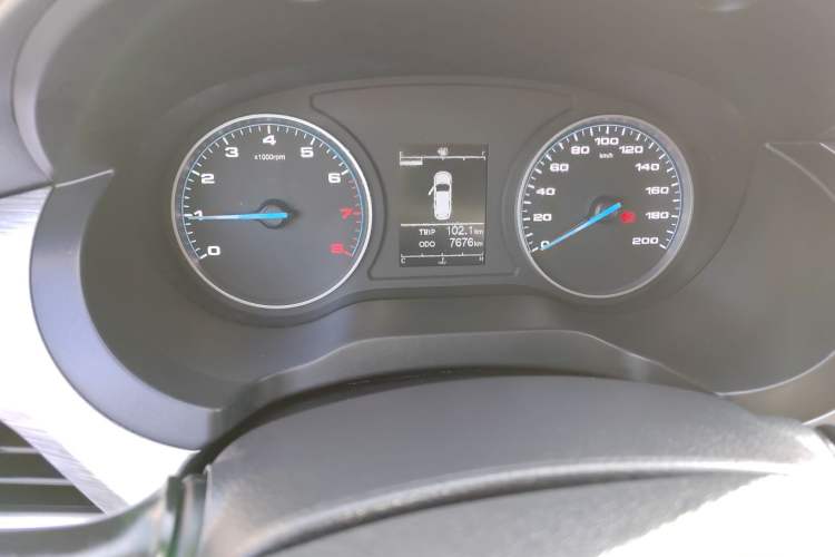 Used JAC Refine M3 2022 PLUS 1.5T 7-Seater Standard Model