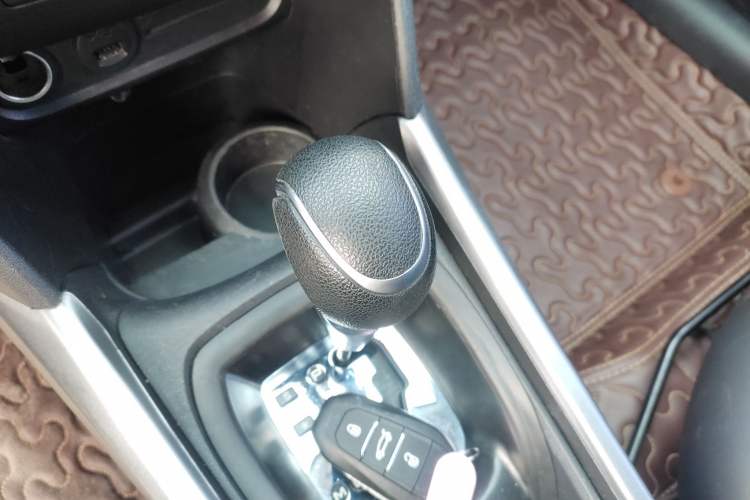 Used Peugeot 2008 2018 230THP Automatic Luxury Edition Gear Lever