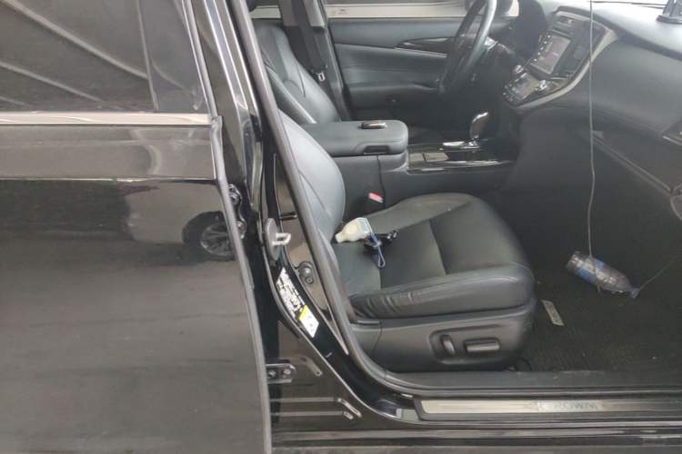 Used Toyota Crown 2018 2.0T Fashion Edition
