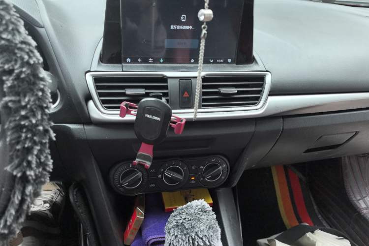 Used Mazda 3 Axela 2017 Sedan 1.5L Automatic Comfort Model Emission Standard China V Audio And AC Panel