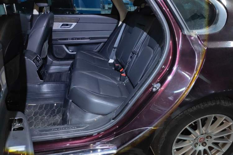 Used Jaguar XFL 2017 XFL 2.0T 200PS Luxury Edition Left Rear Seat