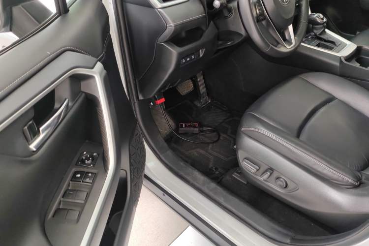 Used Toyota RAV4 2020 2.0L CVT Two-Wheel Drive Fashion PLUS Edition
