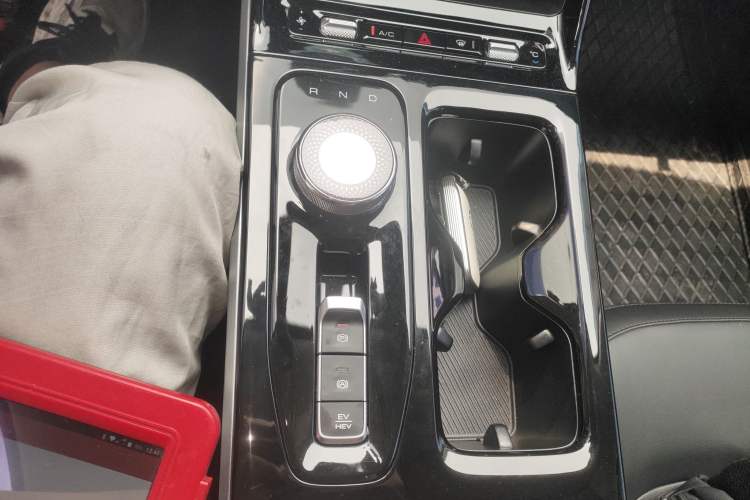 Used Wuling Xingguang 2024 Co-Creation Edition 150 Advanced Model Gear Lever