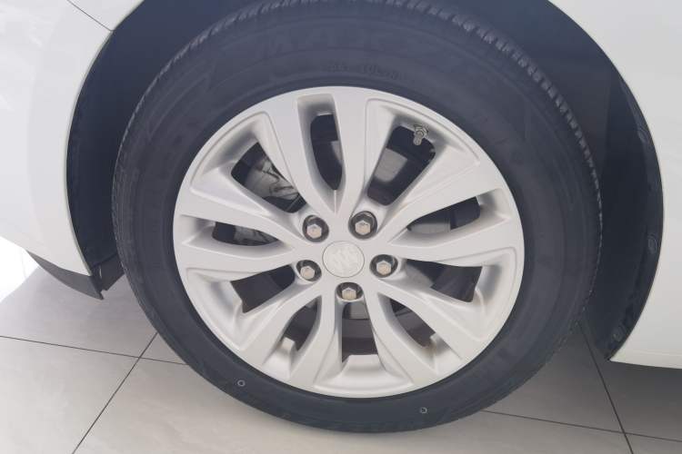 Used Buick GT 2021 Revised Version Flagship 1.5L Automatic Elite Edition Left Front Wheel Hub