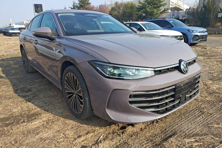 Used Volkswagen Passat 2025 Pro 380TSI Dragon Supreme Edition
