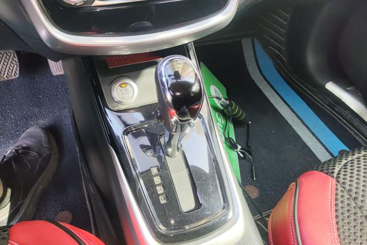 Used Nissan Tiida 2019 1.6L CVT Smart Drive Version China VI Standard Gear Lever