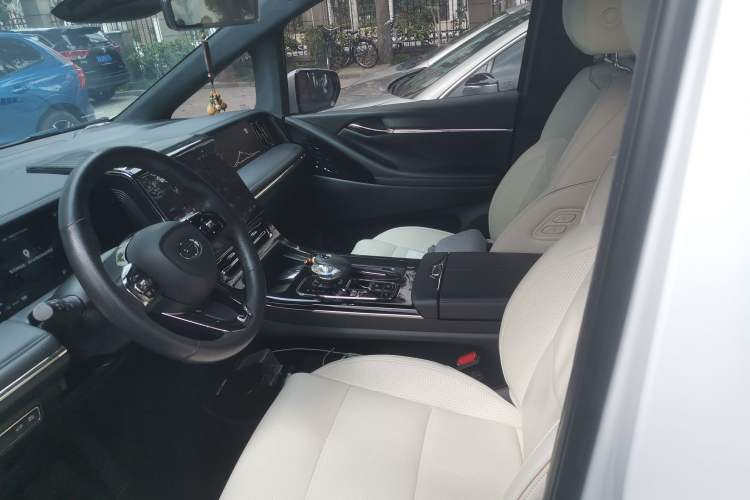 Used GAC Trumpchi M8 2023 Zongshi Series Dual-Motor YuZun Edition
