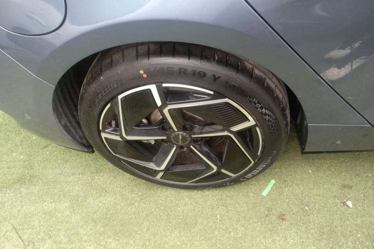 Used BYD Seal 2022 650 km All-Wheel-Drive Performance Version
