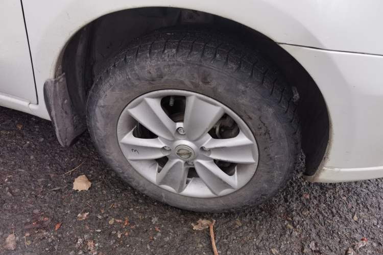 Used Nissan Livina 2010 Jingyue Edition 1.6L Manual All-Around Model
