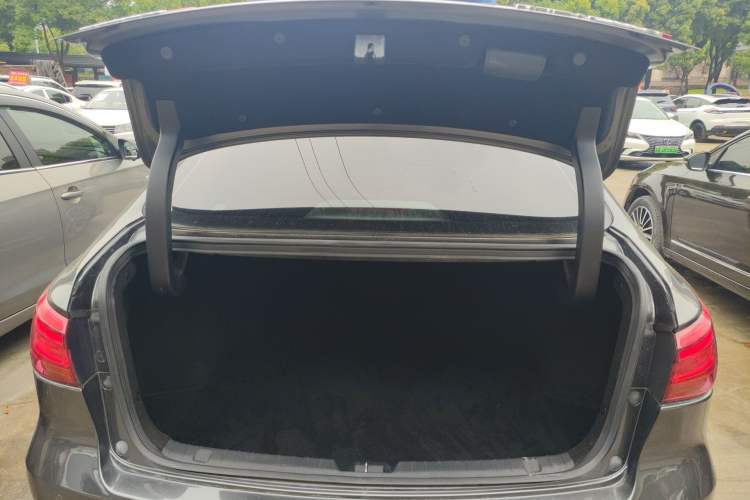 Used CHANGAN Ruicheng CC 2022 Blue Whale Edition 1.5T DCT Prestige Model Trunk