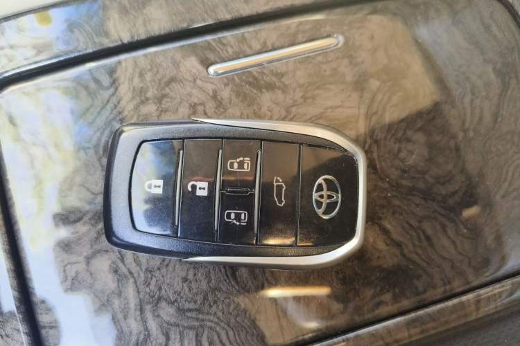 Used Toyota Alphard 2020 Dual-Engine 2.5L Prestige Edition Vehicle Key