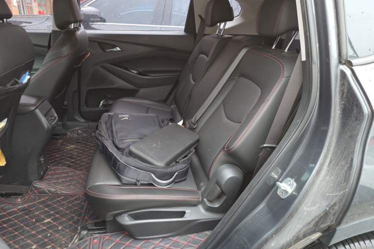 Used Chevrolet Orlando 2019 Redline 530T Automatic Enjoyment Version (5+2 Seating) China VI Left Rear Seat