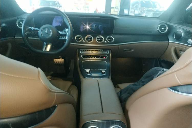 Used Mercedes-Benz E-Class 2023 Restyled E 260 L Sport Edition Audio And AC Panel