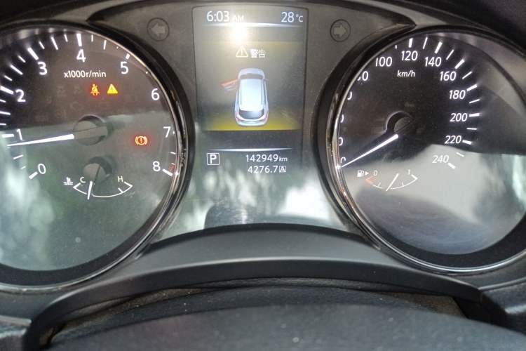 Used Nissan Qashqai 2017 2.0L CVT Luxury Edition China VI Standard Odometer Close Up