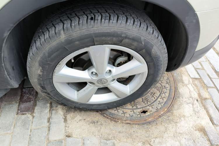 Used Nissan Qashqai 2010 20XFOUR Dragon CVT 4WD Right Front Wheel Hub