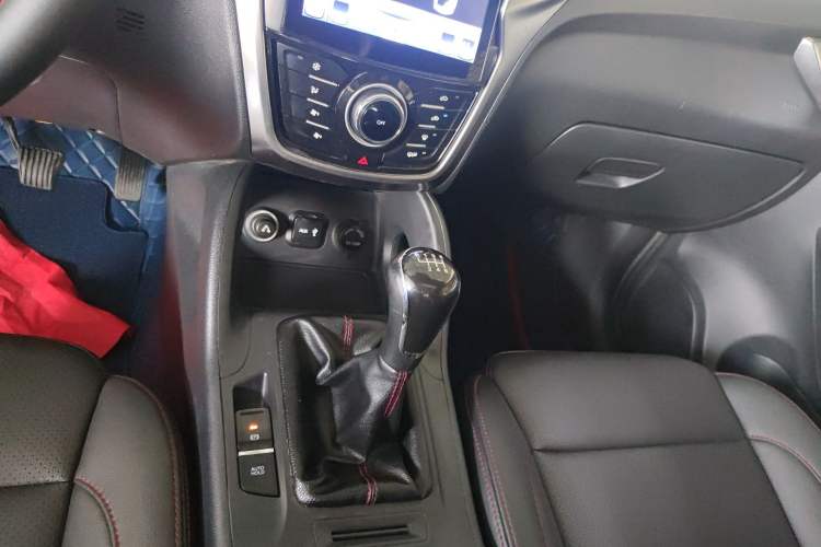 Used CHANGAN CS75 2016 2.0L Manual Luxury Version China IV Standard
