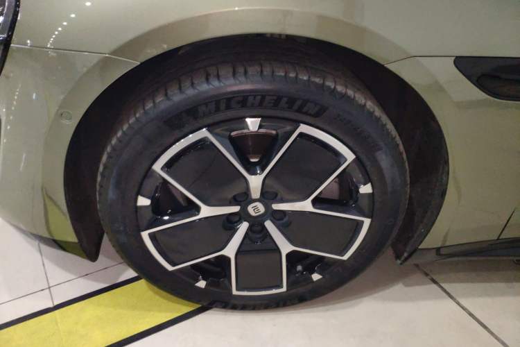 Used Xiaomi Auto SU7 2024 Rear-Drive Long-Range Intelligent Driving Version