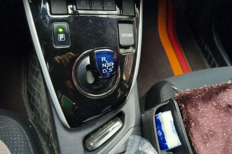 Used Toyota Levin 2017 Revised Dual-Engine 1.8H GS E-CVT Elite Sunroof Version China V Standard Gear Lever