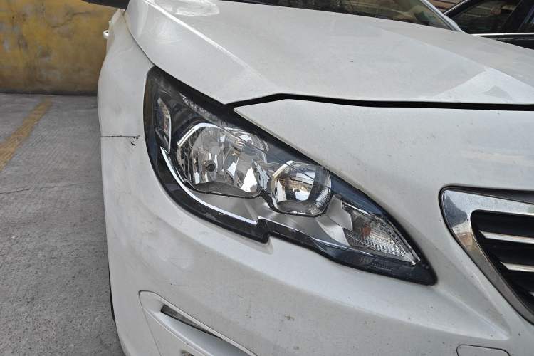 Used Peugeot 408 2014 1.8L Automatic Luxury Edition Right Front Headlight