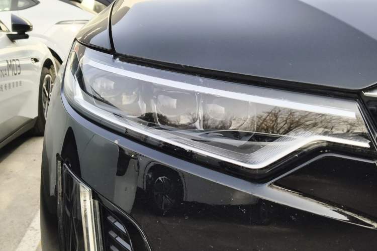 Used Cadillac XT6 2021 2.0T Six-Seater Four-Wheel-Drive Luxury Version Right Front Headlight