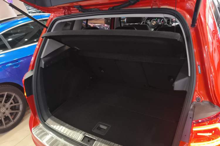 Used Volkswagen Golf Sportsvan 2016 180TSI Automatic Trend Model Trunk