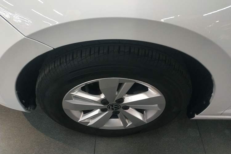 Used Volkswagen Polo 2023 Revised Plus 1.5L Automatic – Enjoy Life Edition Left Front Wheel Hub