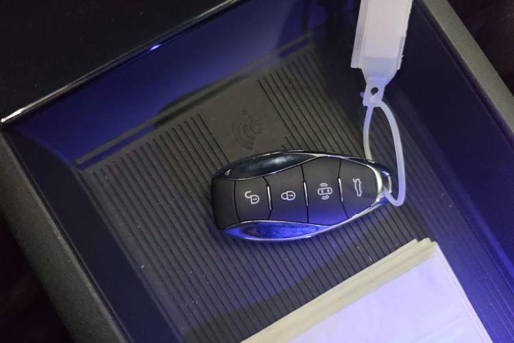 Used Hongqi EH7 2025 640 All-Wheel Drive Smart Selection Edition Interior 1