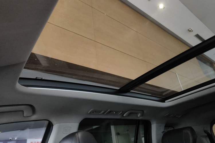 Used GAC Trumpchi GS8 2017 320T Two-Wheel Drive Luxury Smart Connectivity Version (7 Seats)