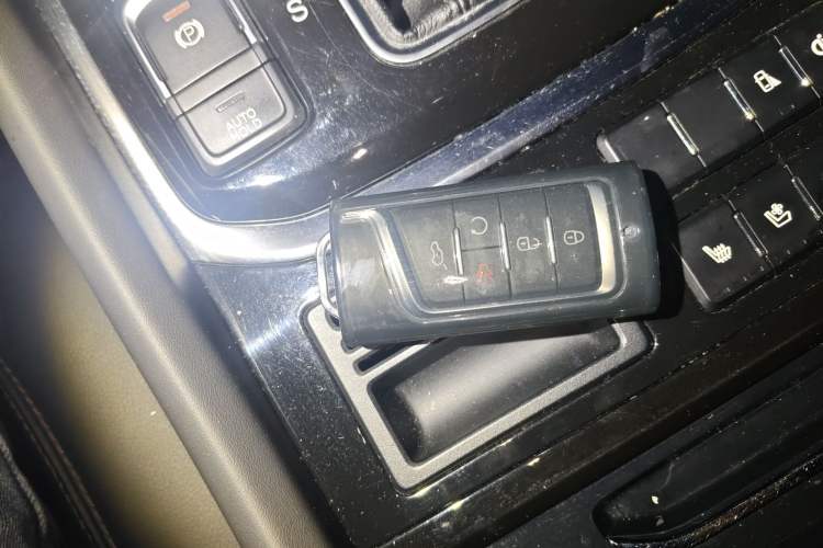 Used GAC Trumpchi GS8 2017 320T Two-Wheel Drive Luxury Smart Connectivity Version (7 Seats)