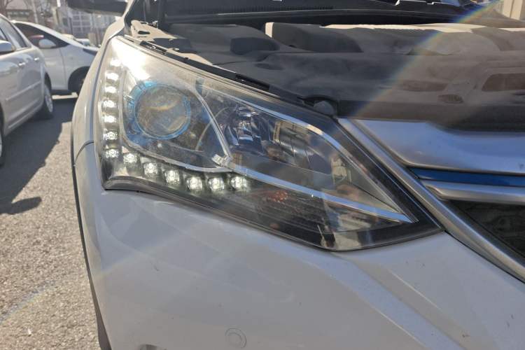 Used BYD Song New Energy 2017 Song DM 1.5TID All-Wheel Drive Luxury Model
