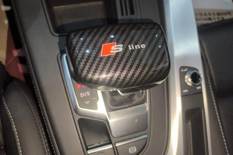 Used Audi A4L 2022 40 TFSI Luxury Dynamic Model
