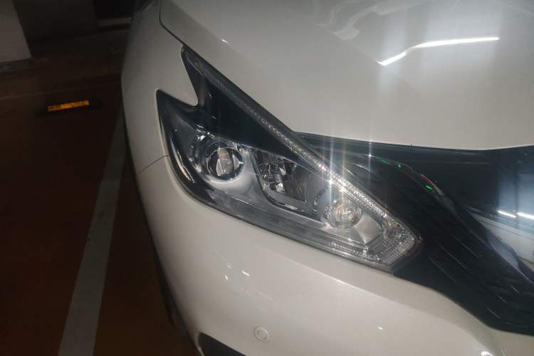 Used Nissan Murano 2019 2.5L XL Two-Wheel Drive Smart Connect Luxury Edition China VI Standard Right Front Headlight