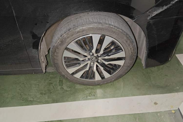 Used Toyota Alphard 2018 Revised Version 3.5L Luxury Edition Right Front Wheel Hub