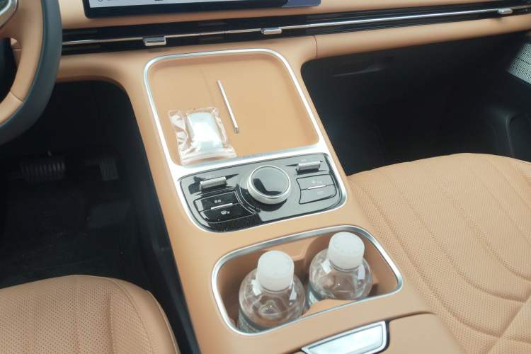 Used Geely Galaxy Galaxy Xingjian 7 EM-i 2025 120km Flagship Edition
