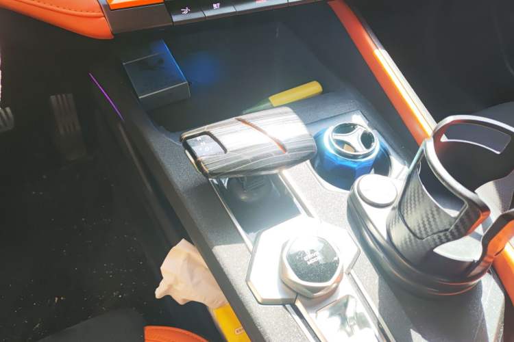 Used CHANGAN UNI-V 2023 1.5T Sport Edition Gear Lever