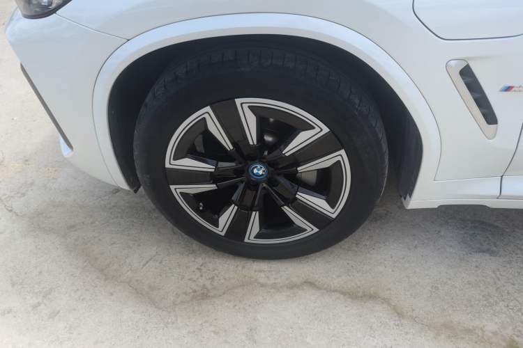 Used BMW iX3 2022 Updated Leading Version Left Front Wheel Hub