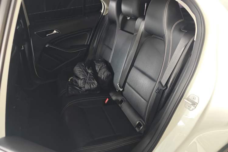 Used Mercedes-Benz GLA 2015 GLA 220 4MATIC Fashion Model
