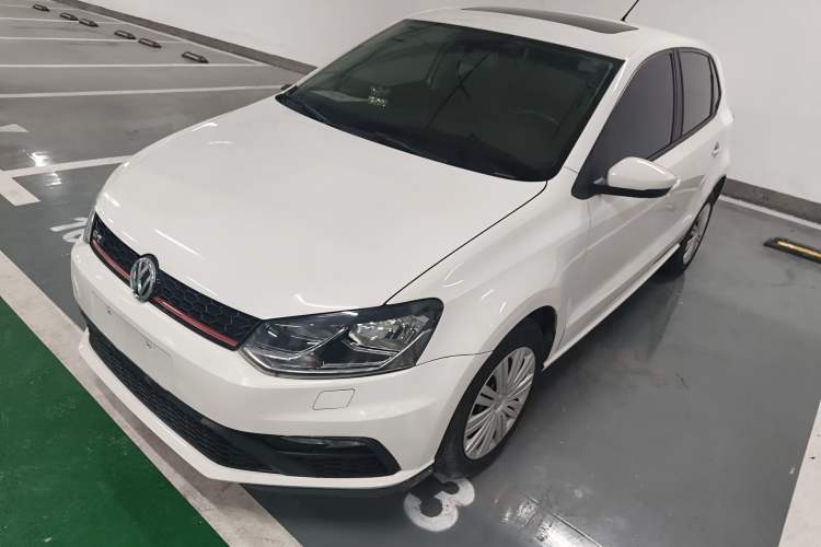 Used Volkswagen Polo 2016 1.6L Automatic Comfort Model