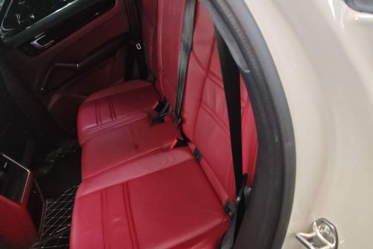 Used Porsche Cayenne 2019 Cayenne 3.0T Left Rear Seat