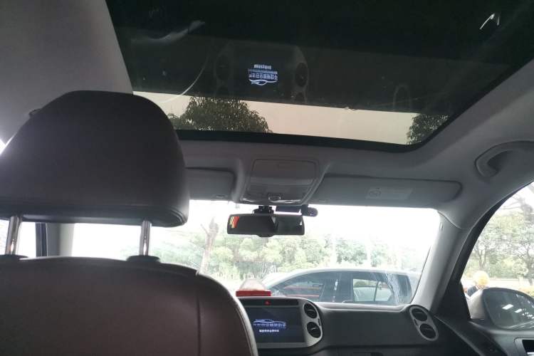 Used Volkswagen Tiguan 2015 1.8TSI Automatic Two-Wheel Drive Luxury Model Headliner