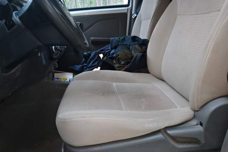 Used Wuling Rongguang V 2019 1.5L Window-Sealed Utility Model China VI LAR Left Front Seat