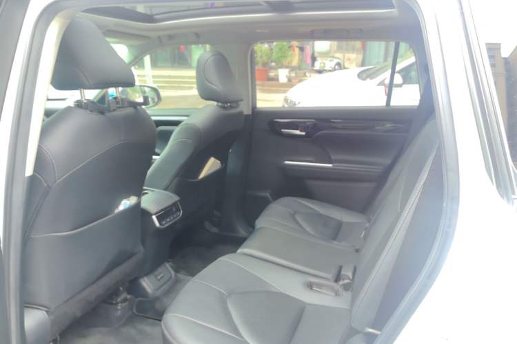 Used Toyota Highlander 2022 Dual-Engine 2.5L Four-Wheel Drive Prestige Version 7 Seats Left Rear Seat