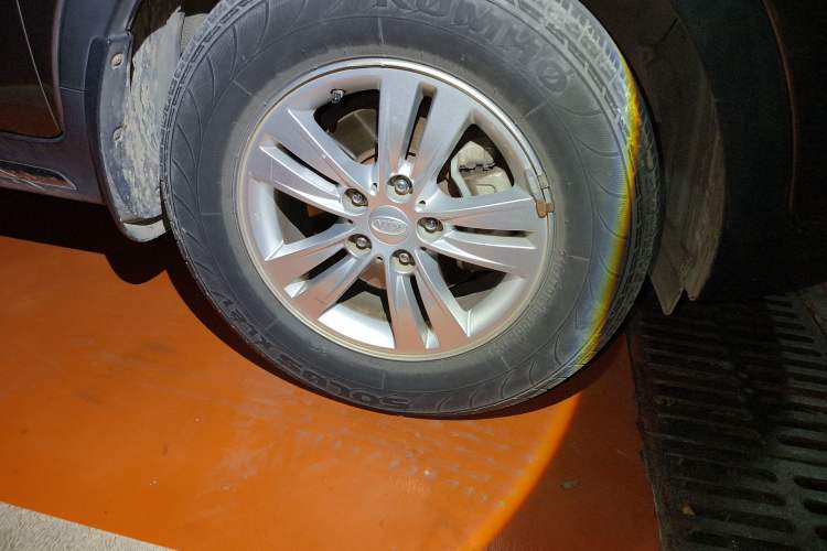 Used Kia Sportage R 2015 2.0L Automatic Two-Wheel Drive GL Right Front Wheel Hub