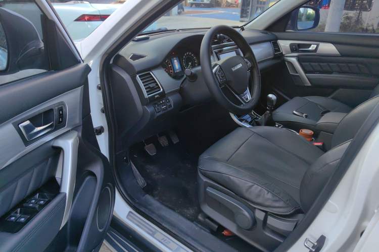 Used Haval H2 2016 Red-Label 1.5T Manual Two-Wheel Drive Luxury Model
