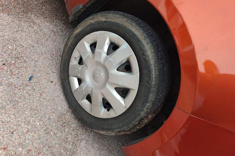 Used Chevrolet Sail 2013 Sedan 1.4L Manual Elegance Edition Right Front Wheel Hub